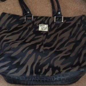 Woman’s Purse/Handbag